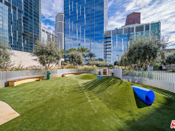 877 Francisco Street 1715, Los Angeles CA 90017