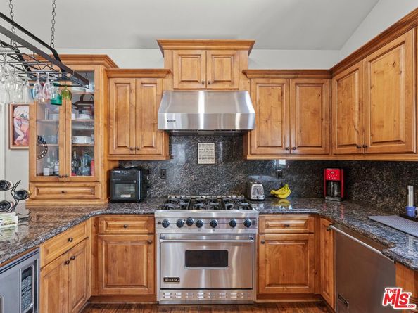 520 N Elena Avenue B, Redondo Beach CA 90277