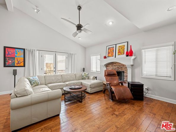 520 N Elena Avenue B, Redondo Beach CA 90277