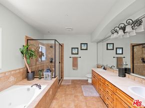 520 N Elena Avenue B, Redondo Beach CA 90277