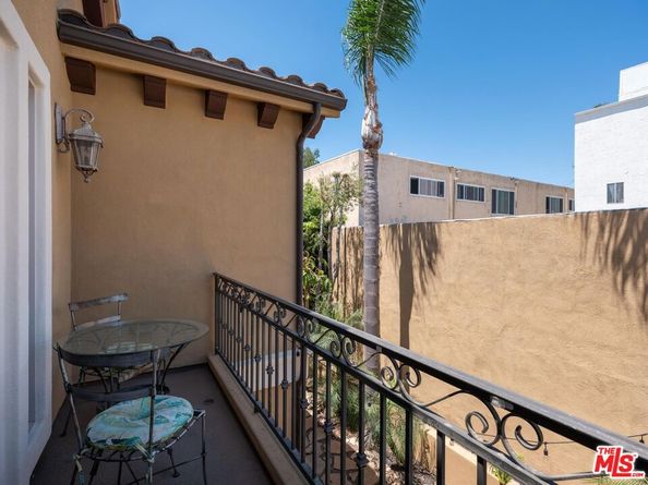 520 N Elena Avenue B, Redondo Beach CA 90277