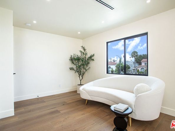 2220 Wellington Road, Los Angeles CA 90016