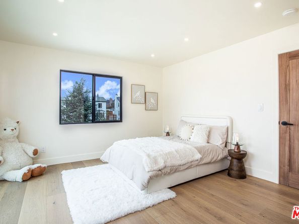 2220 Wellington Road, Los Angeles CA 90016