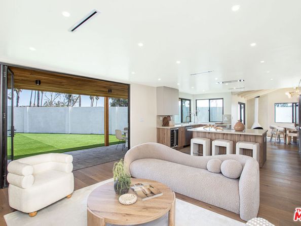 2220 Wellington Road, Los Angeles CA 90016