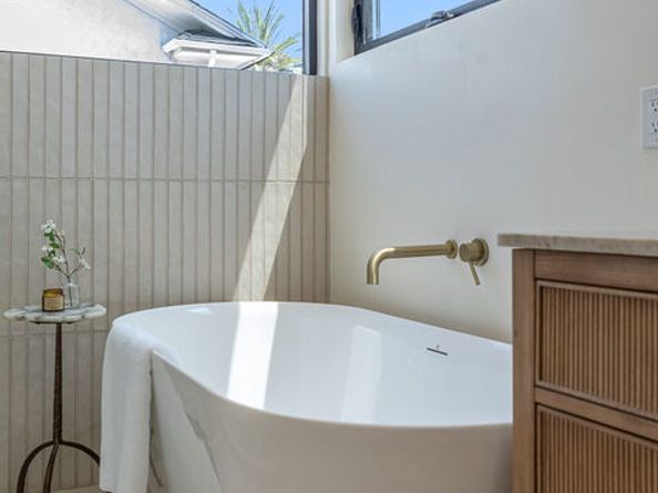 2220 Wellington Road, Los Angeles CA 90016