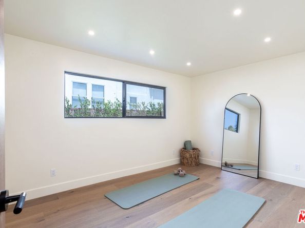2220 Wellington Road, Los Angeles CA 90016