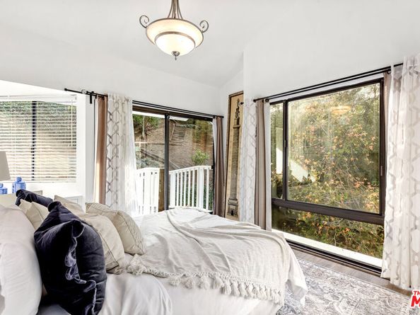 2350 Benedict Canyon Drive, Beverly Hills CA 90210