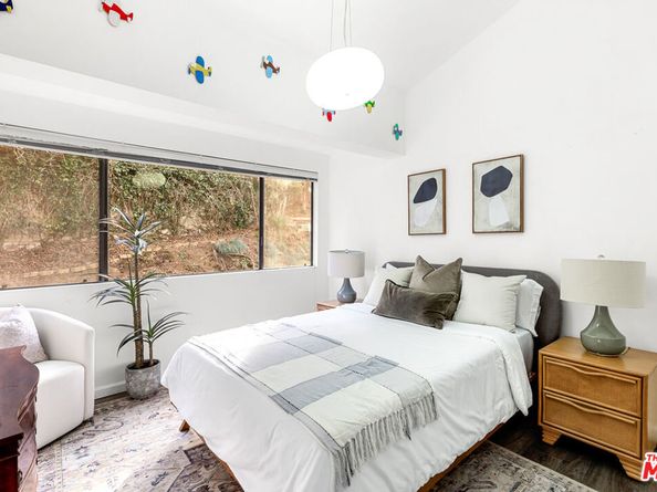 2350 Benedict Canyon Drive, Beverly Hills CA 90210