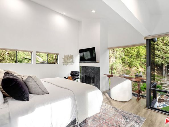 2350 Benedict Canyon Drive, Beverly Hills CA 90210