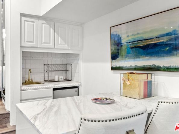 2350 Benedict Canyon Drive, Beverly Hills CA 90210