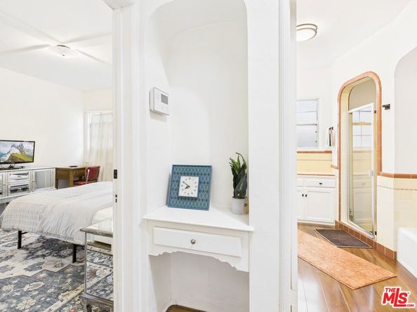 9101 La Salle Avenue, Los Angeles CA 90047