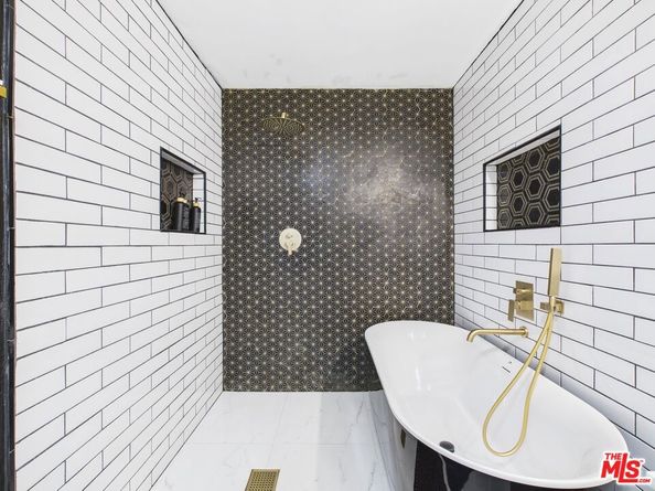 9101 La Salle Avenue, Los Angeles CA 90047