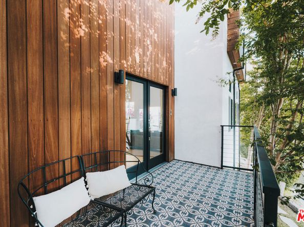 28333 Foothill Drive, Agoura Hills CA 91301