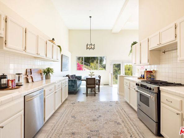 28333 Foothill Drive, Agoura Hills CA 91301