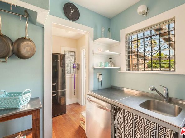 1315 Cabrillo Avenue, Venice CA 90291