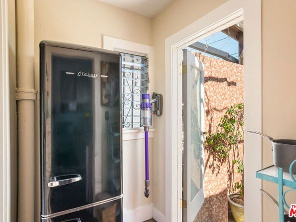 1315 Cabrillo Avenue, Venice CA 90291