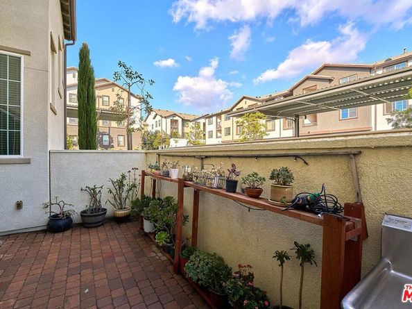20285 Avenida Paloma, Porter Ranch CA 91326