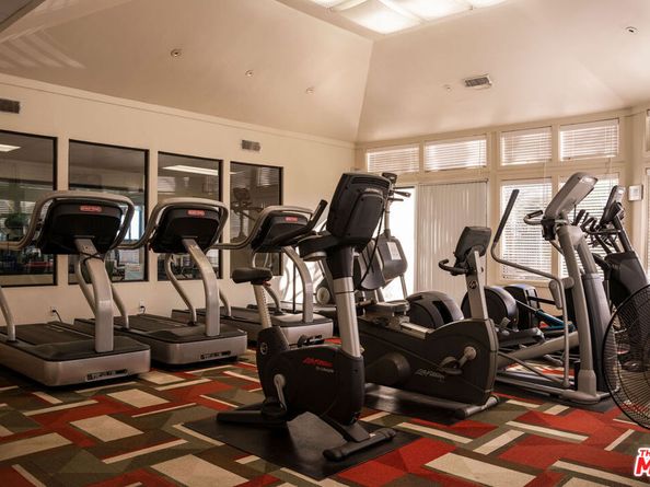 2518 Almaden Court, Los Angeles CA 90077