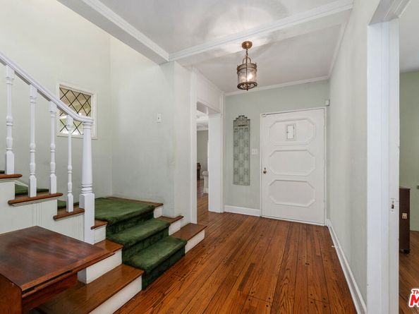 3932 6th Avenue, Los Angeles CA 90008