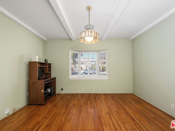 3932 6th Avenue, Los Angeles CA 90008
