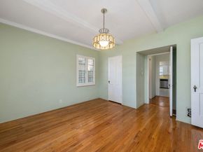 3932 6th Avenue, Los Angeles CA 90008
