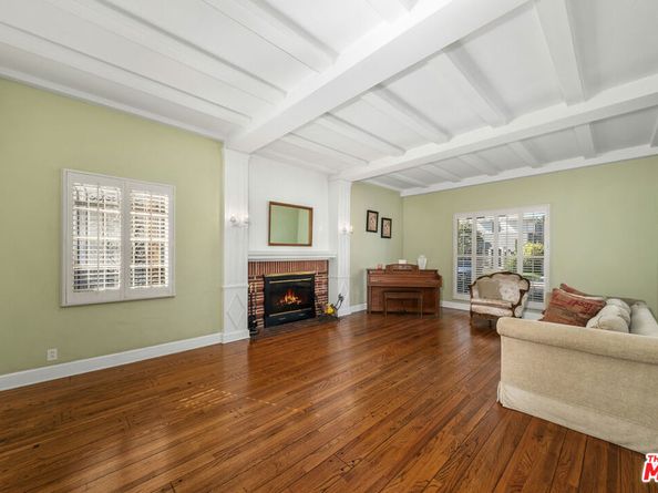 3932 6th Avenue, Los Angeles CA 90008