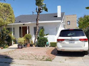 1128 N Commonwealth Avenue