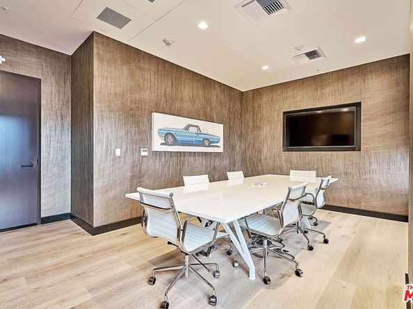 1050 S Grand Avenue 2005, Los Angeles CA 90015
