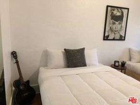 2005 N Beachwood Drive, Los Angeles CA 90068