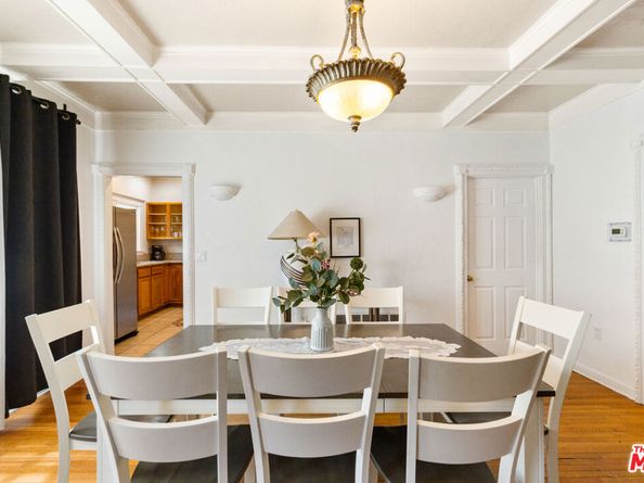 2005 N Beachwood Drive, Los Angeles CA 90068