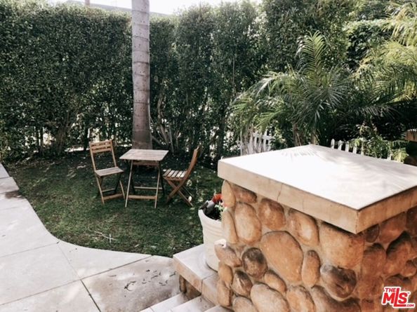 2005 N Beachwood Drive, Los Angeles CA 90068