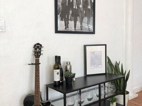 2005 N Beachwood Drive, Los Angeles CA 90068