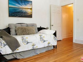 2005 N Beachwood Drive, Los Angeles CA 90068