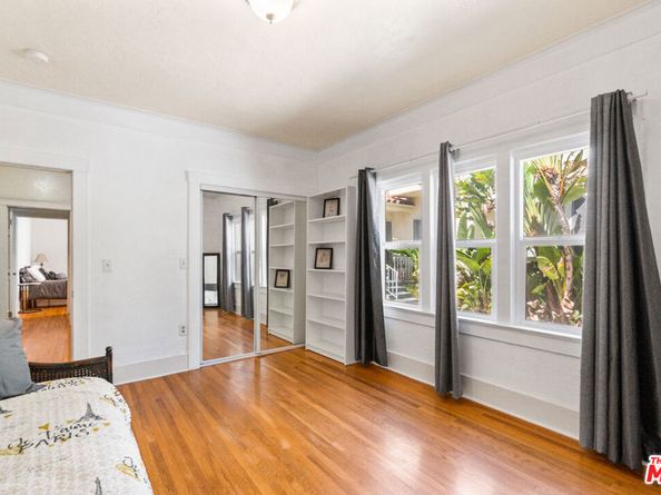 2005 N Beachwood Drive, Los Angeles CA 90068