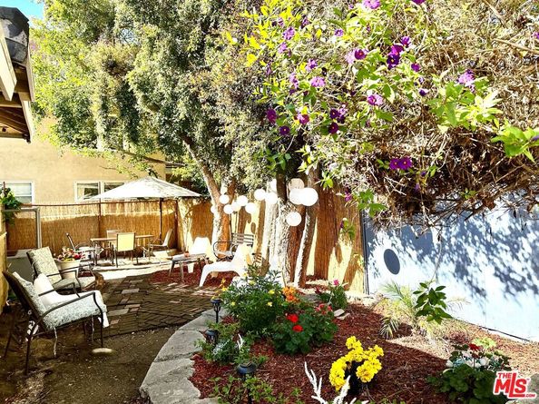 2005 N Beachwood Drive, Los Angeles CA 90068