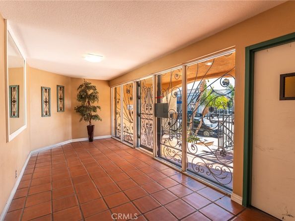 1207 Obispo Avenue 107, Long Beach CA 90804
