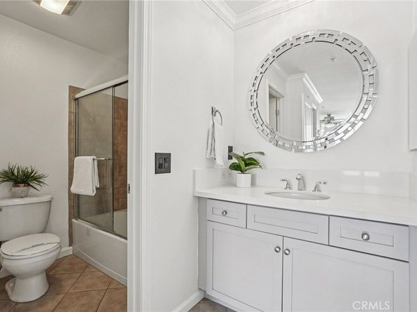 7320 Hawthorn Ave 108, Los Angeles CA 90046