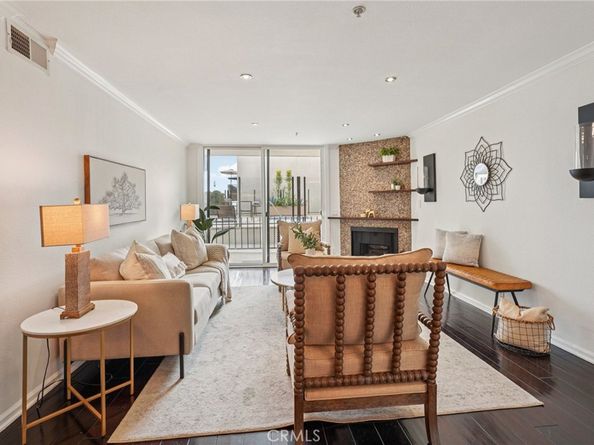 7320 Hawthorn Ave 108, Los Angeles CA 90046