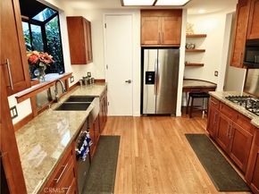 341 S Meadows, Manhattan Beach CA 90266