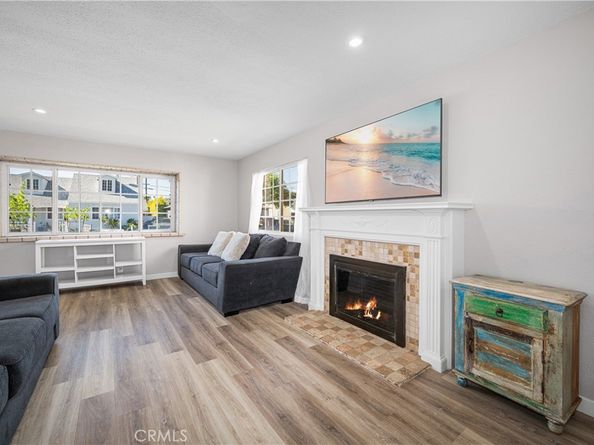 6142 Oliva Avenue, Lakewood CA 90712