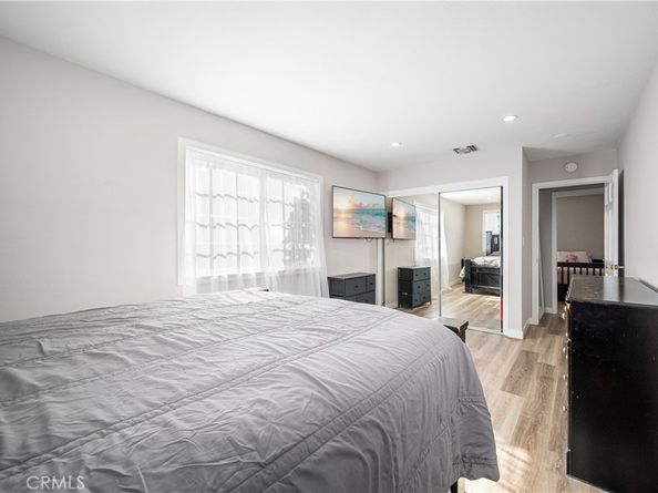 6142 Oliva Avenue, Lakewood CA 90712