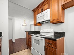 2507 E 15th Street 204, Long Beach CA 90804