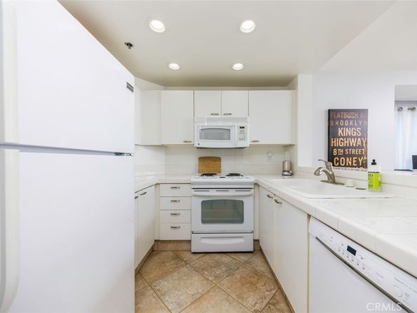 525 E Seaside Way 1911, Long Beach CA 90802