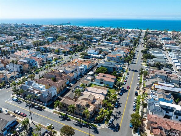 526 12th, Huntington Beach CA 92648