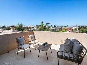 526 12th, Huntington Beach CA 92648