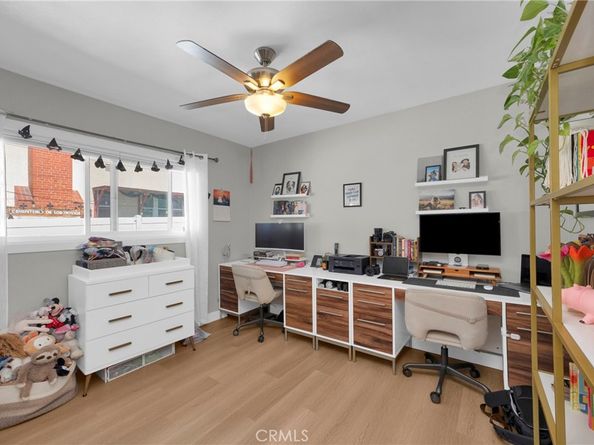 2701 E 17th Street E, Long Beach CA 90804