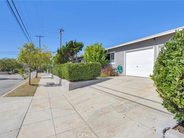 2701 E 17th Street E, Long Beach CA 90804
