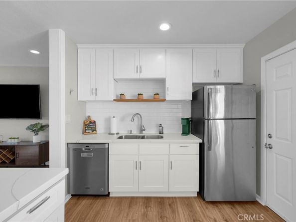 2701 E 17th Street E, Long Beach CA 90804