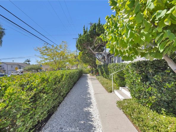 2701 E 17th Street E, Long Beach CA 90804