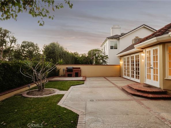 19371 Woodlands, Huntington Beach CA 92648